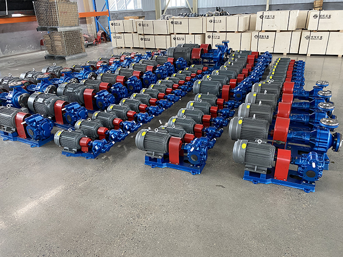 What is an internal gear pump and how does it work